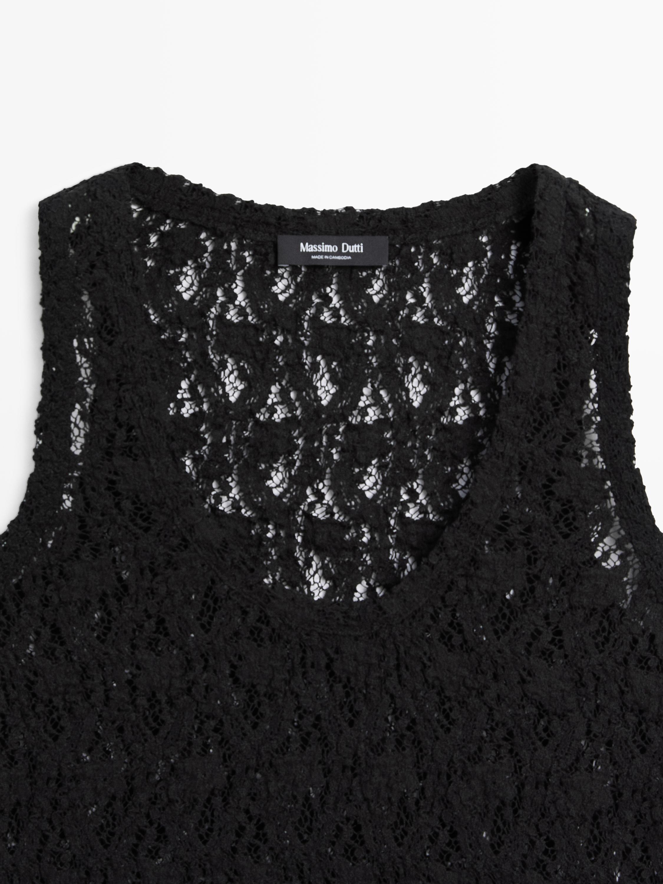Round neck lace top